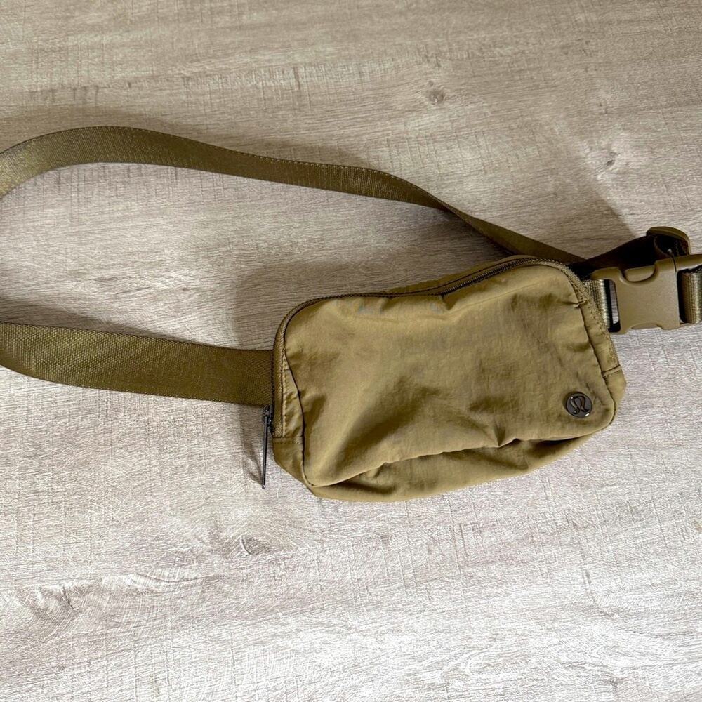 Lululemon Everywhere Belt Bag Artifact RARE